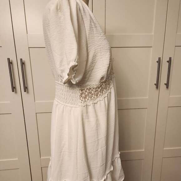 Liberty Love Size Medium White Ruffled Dress bubble sleeve - Picture 6 of 6